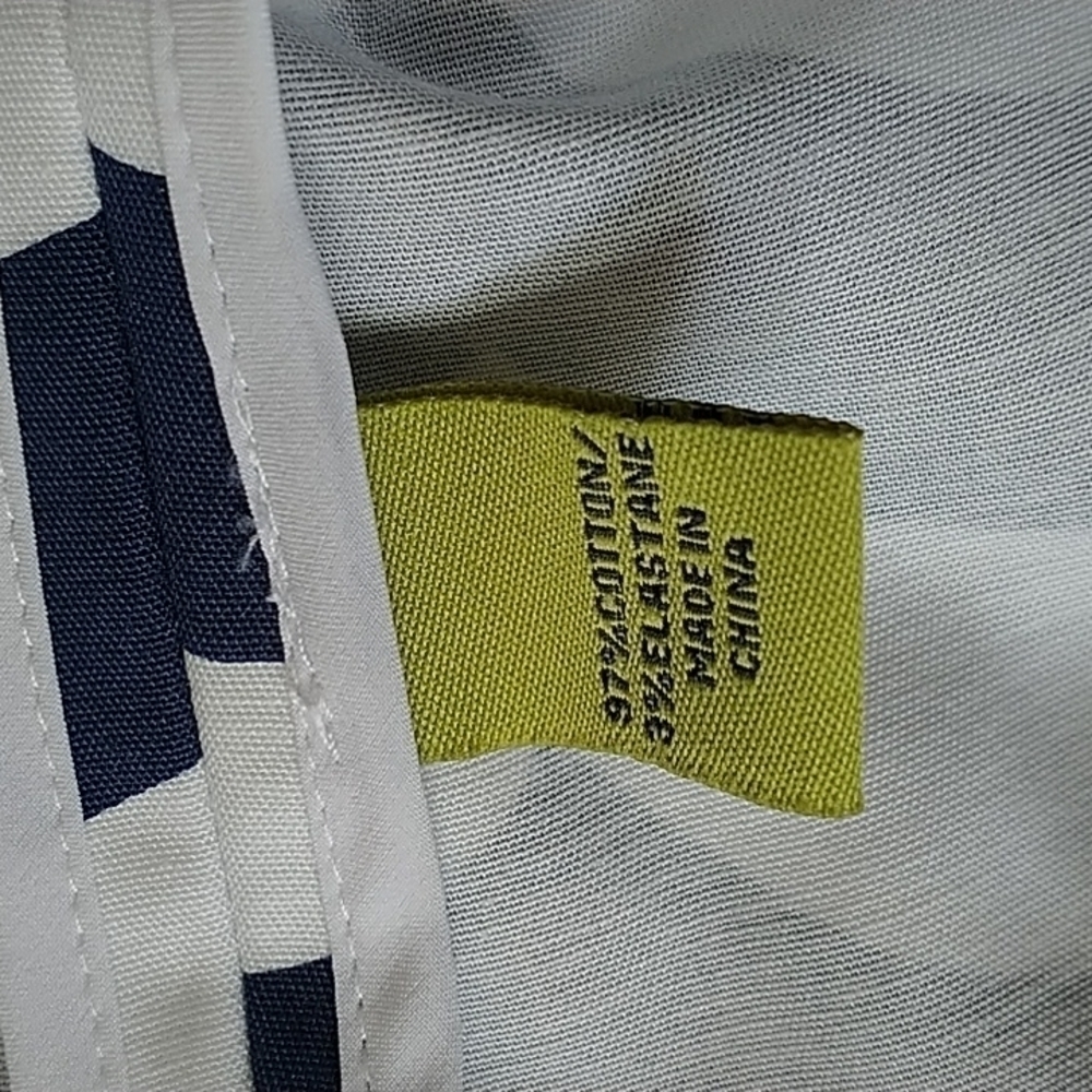 Elizabeth McCay Navy White Graphic Print Blouse V Neck 6 - Picture 13 of 13